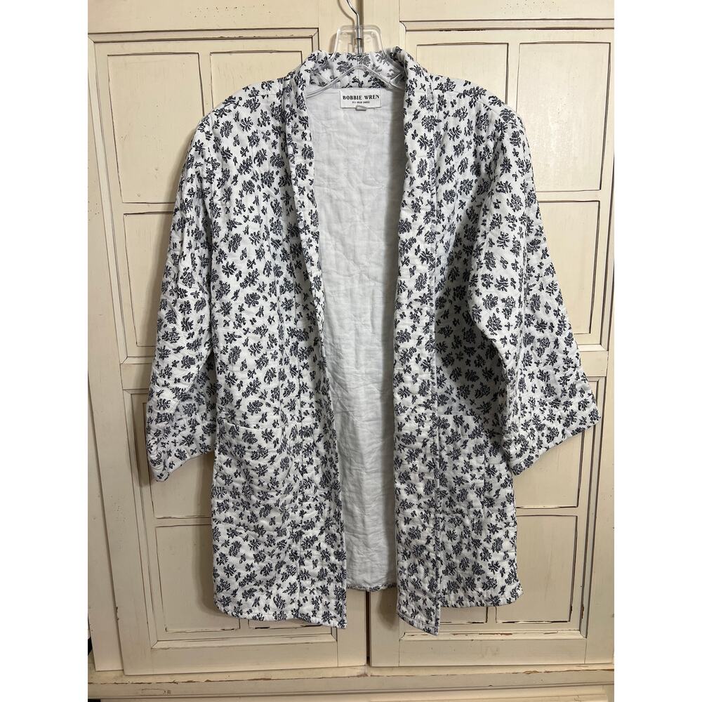 Bobbie Wren size small white and black quilted jacket